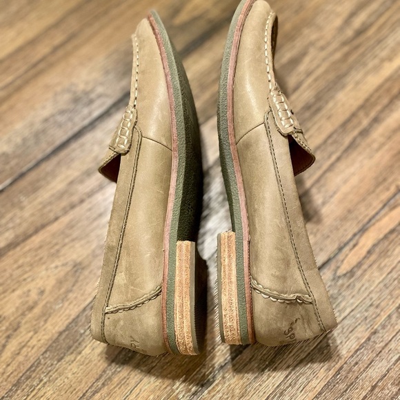 Sperry Topsider Seaport Penny Loafer Olive Green Women’s Size 7 Preppy Casual - Picture 7 of 9